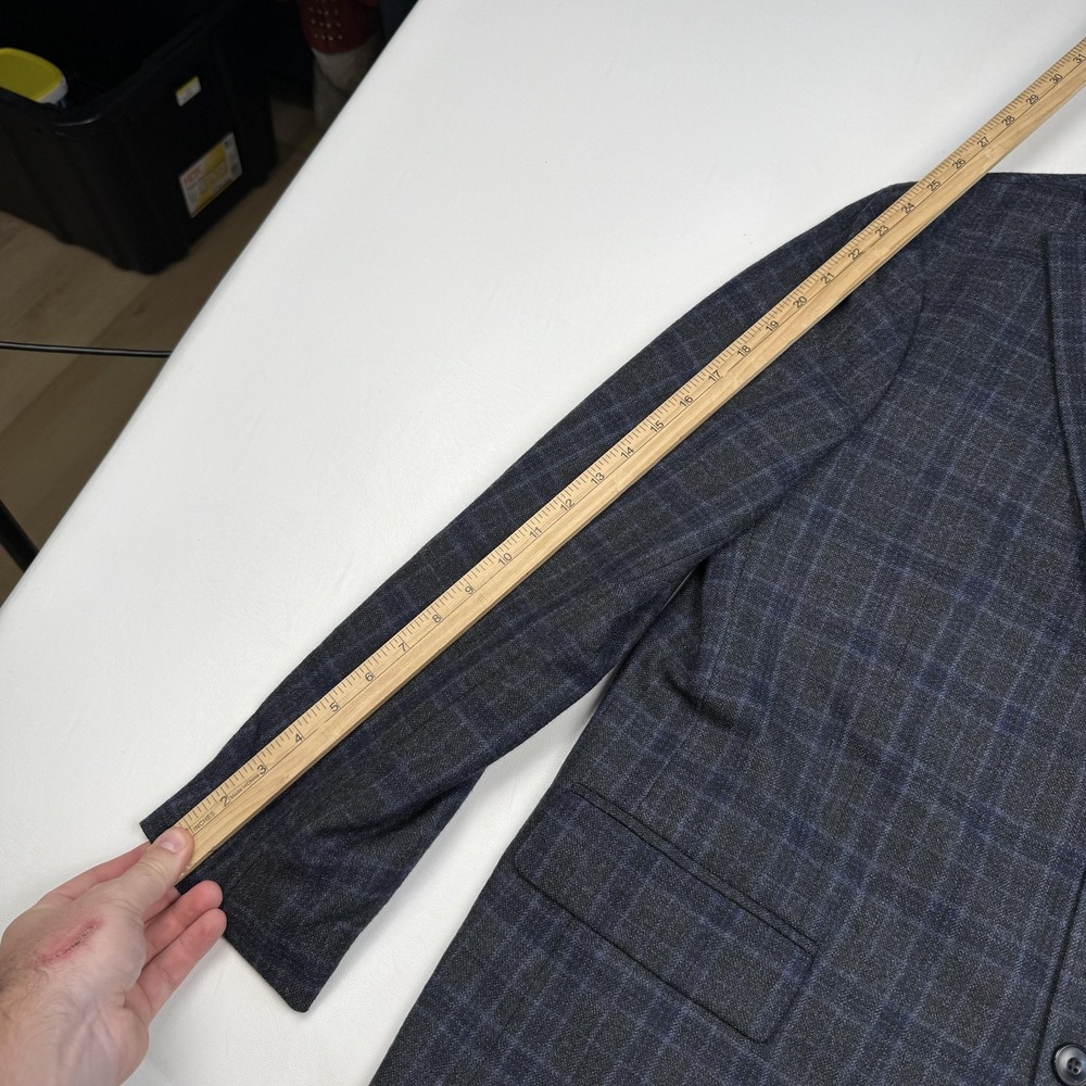 Jos A Bank Sport Coat Mens 44 Gray Blue Plaid Wool Tailored Fit Two Button - Picture 5 of 11